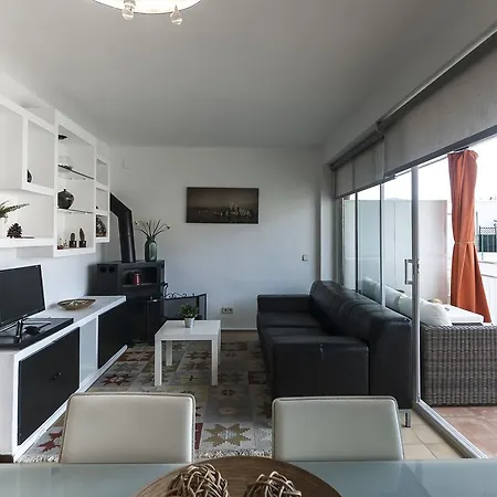 アパート Lets Holidays With Terrace Near トッサ・デ・マール