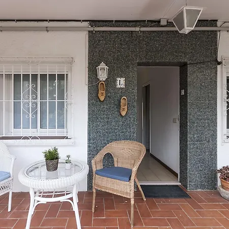Apartament Lets Holidays With Terrace Near